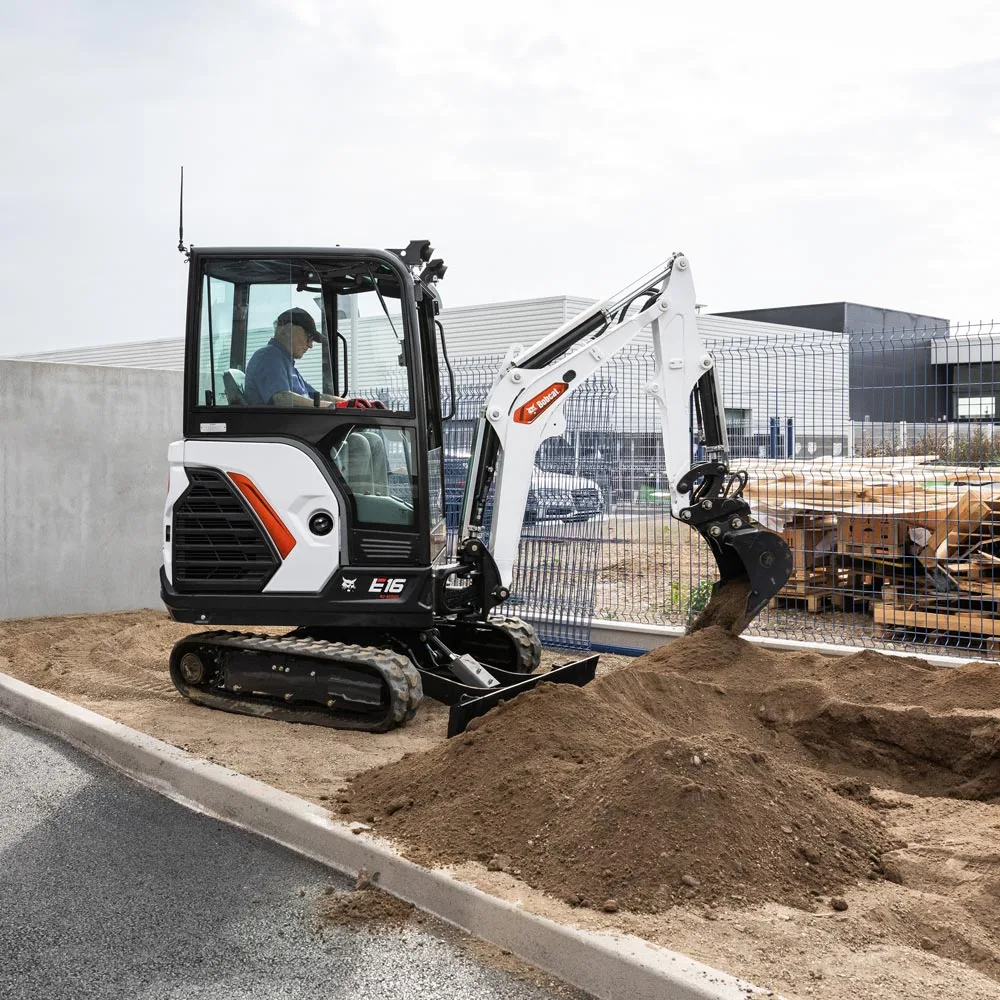 Excavator compact Bobcat E16