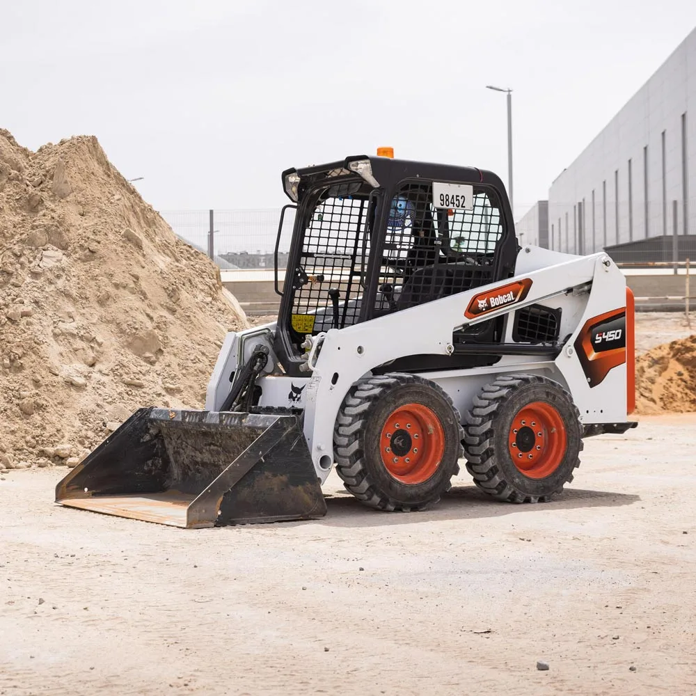 Incarcator cu virare prin derapare Bobcat S450
