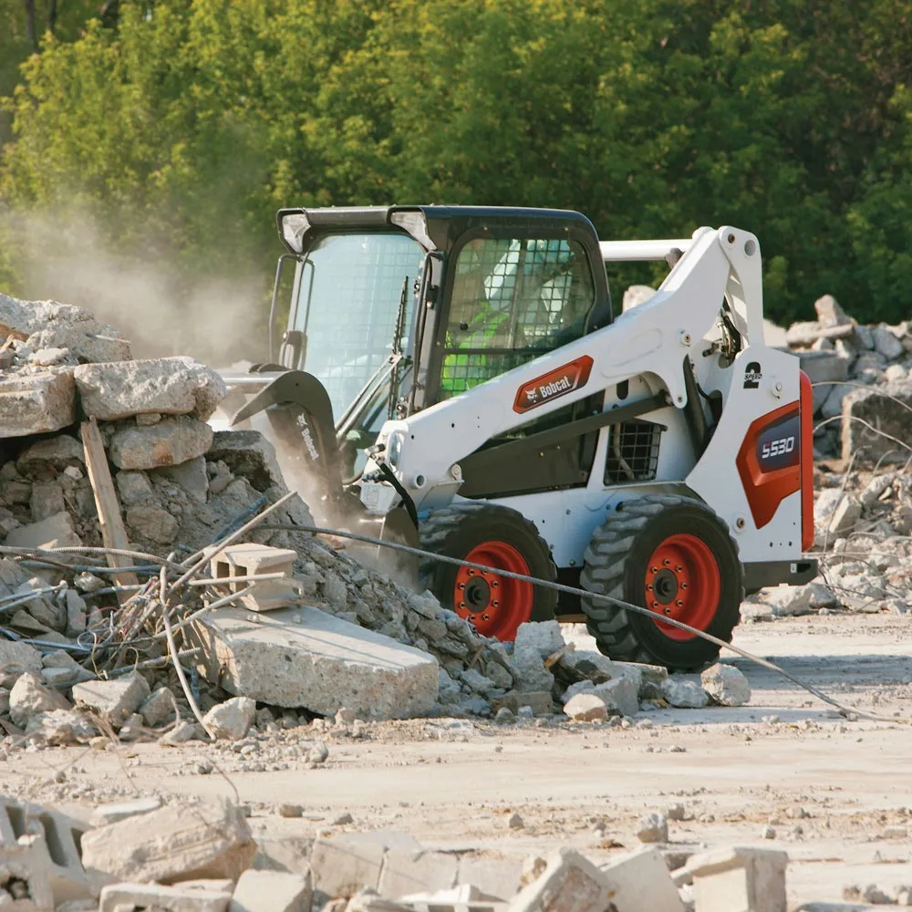 Incarcator cu virare prin derapare Bobcat S530