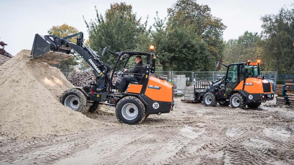 Incarcatoare articulate compacte Doosan