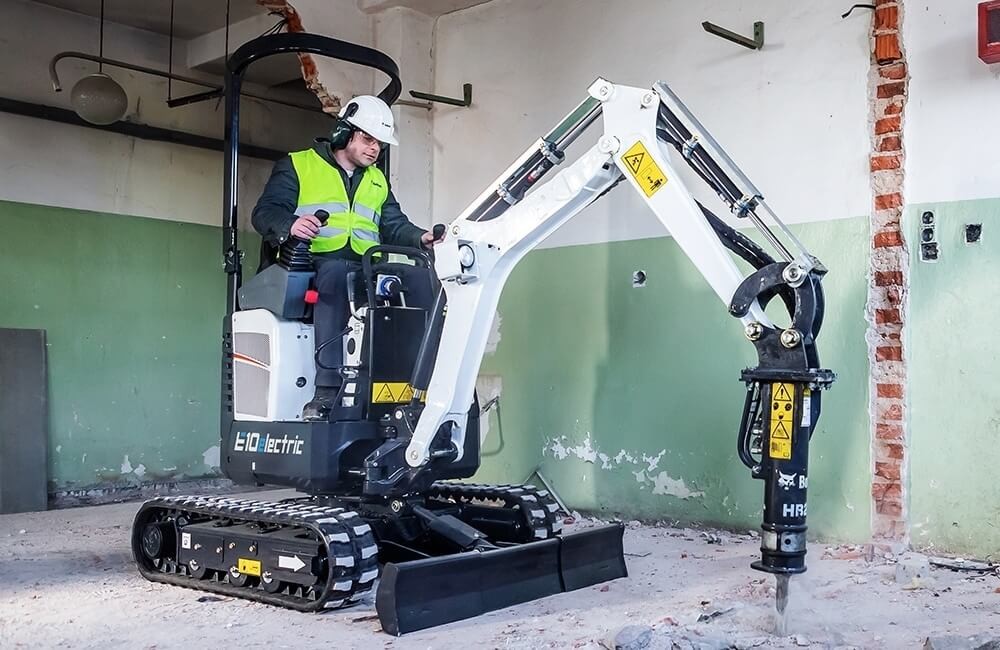 Excavator electric Bobcat E10e cu picon