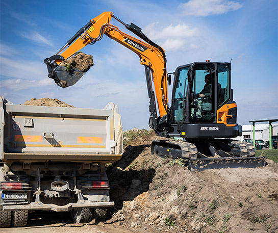 Excavator compact Develon utilaje constructii ircat