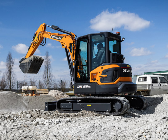 Excavatoare compacte multifunctionale Develon utilaje ircat