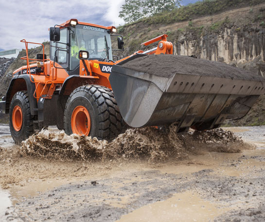 Incarcator frontal 45 tone Doosan DL450 utilaje cariera ircat
