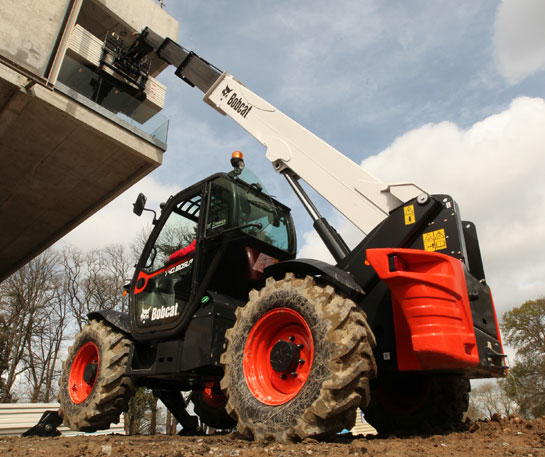 Manipulator paleti furci Bobcat utilaje ircat