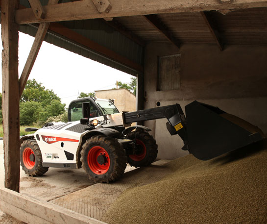 Manipulator telescopic Bobcat utilaje agricultura ircat