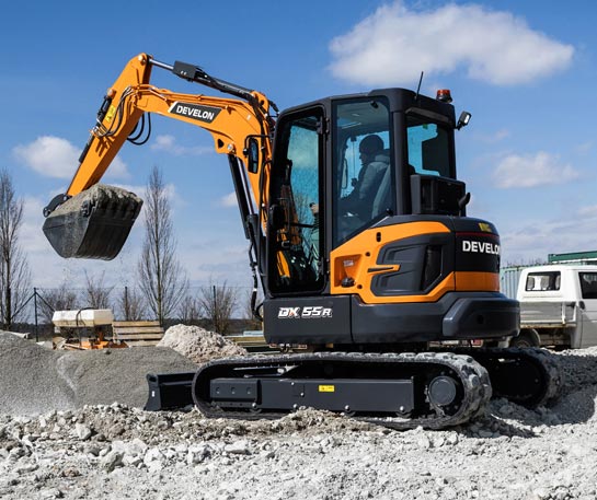 Excavator Develon cu cupa