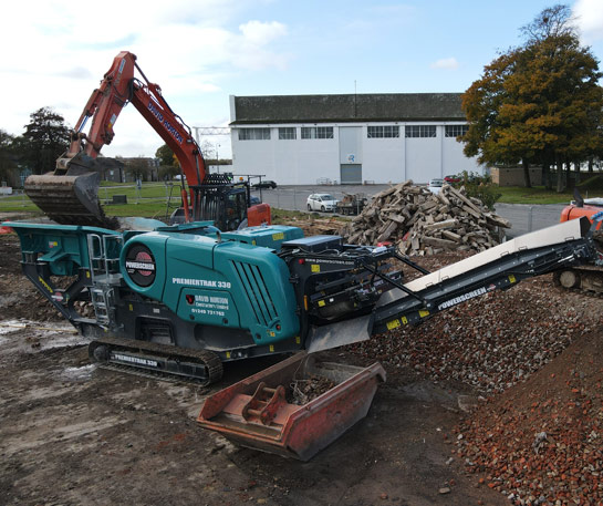 Utilaj concasare din demolari Powerscreen Premiertrak 330