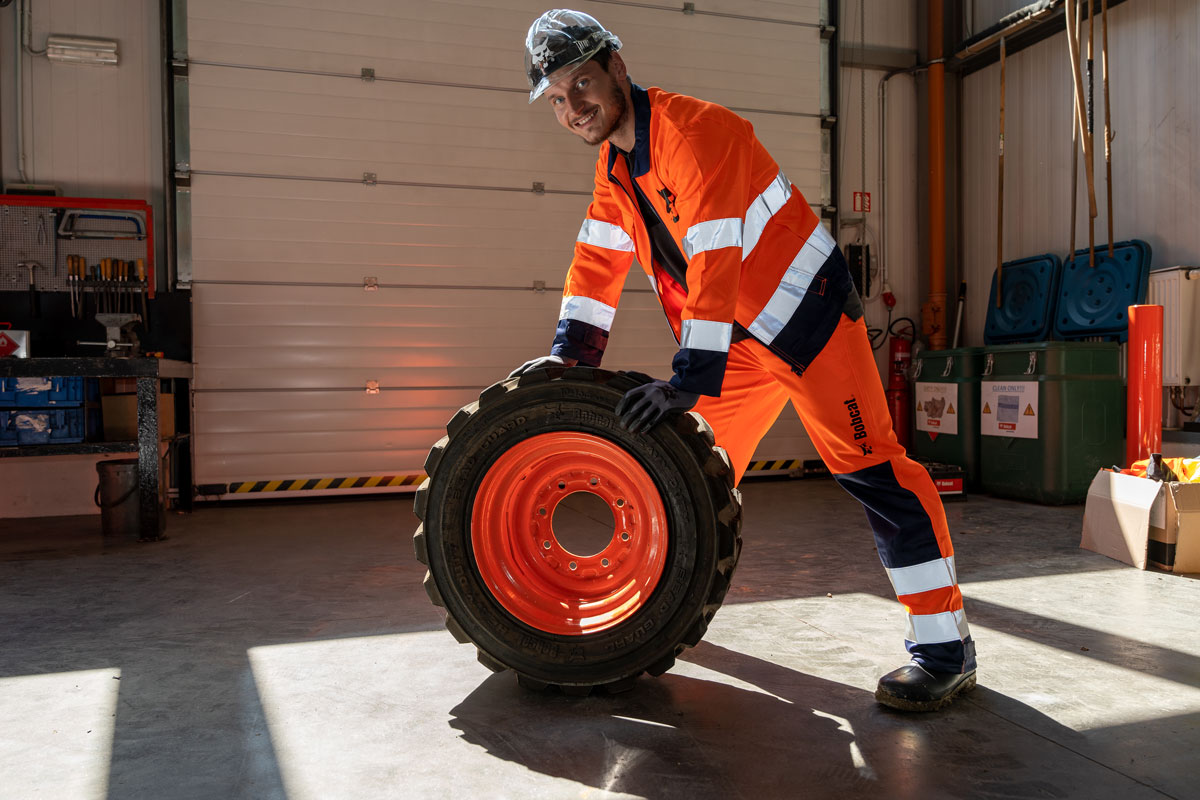 Tehnician Service IRCAT